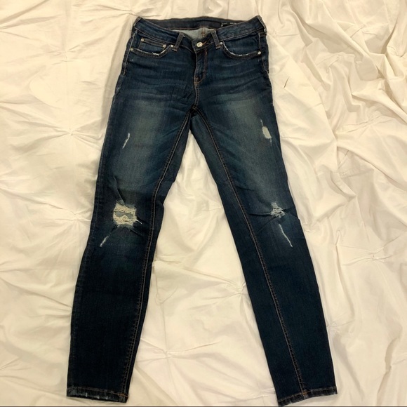 Zara Distressed Skinny Jeans. Stretchy - Picture 3 of 4